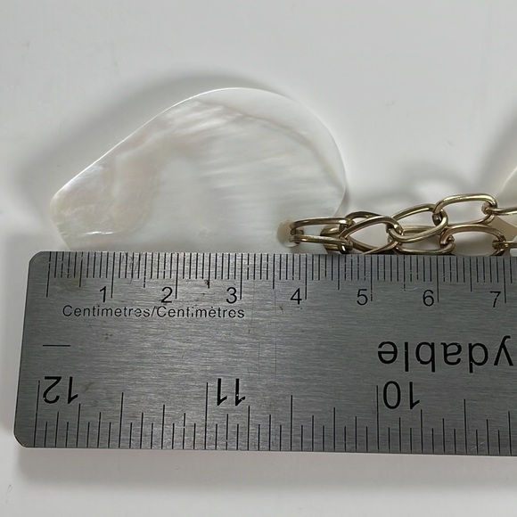 Mother of Pearl Heart Shaped Shell Necklace - Picture 5 of 6